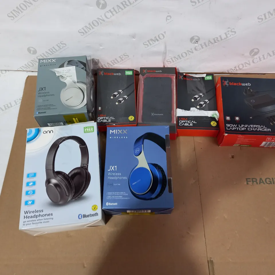 BOX OF APPROXIMATELY 30 ASSORTED ELECTRICAL ITEMS TO INCLUDE BLACKWEB LAPTOP CHARGER, BLACKWEB OPTICAL CABLE, ONN HEADPHONES ETC