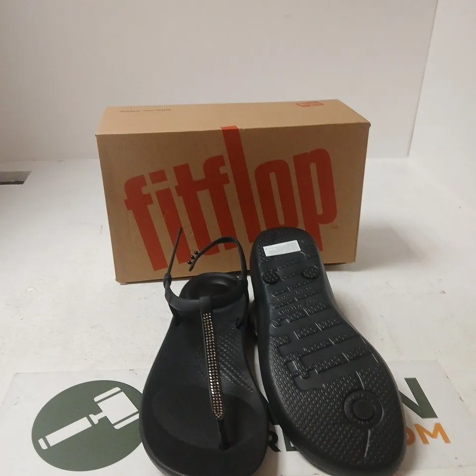 FITFLOP IQUSHION SPLASH SPARKLE T-STRAP SANDALS – BLACK, UK 7