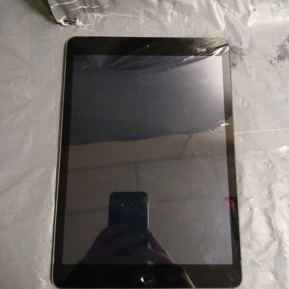 APPLE IPAD 7TH GEN 10.2 A2198