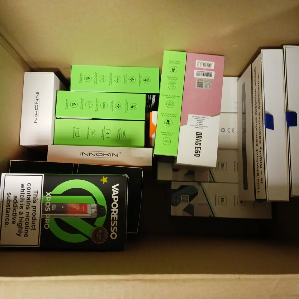 APPROXIMATELY 20 VAPES & E-CIGARETTES TO INCLUDE INNOKIN ENDURA T18II, GEEKVAPE L200, SMOK TFV-MINI V2, ETC