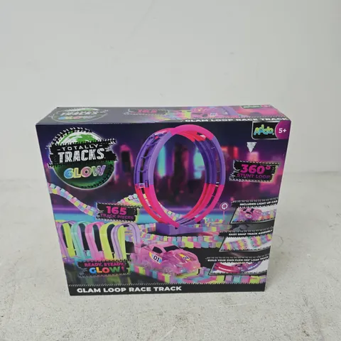 GLAM LOOP RACE TRACK – GLOW EDITION TOY SET