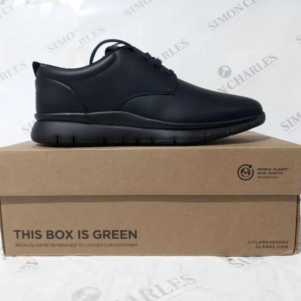 BOXED PAIR OF CLARKS LACE UP SHOES IN BLACK UK SIZE 6