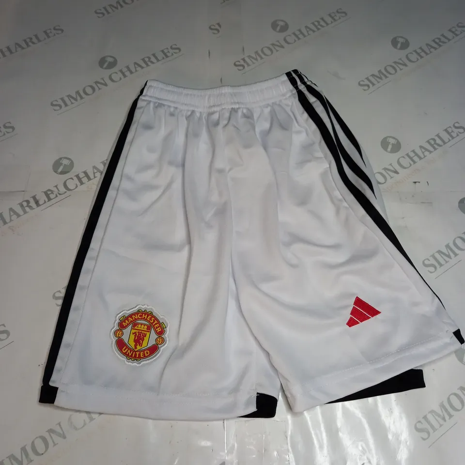 MANCHESTER UNITED FC HOME SHIRT AND SHORTS SIZE 22