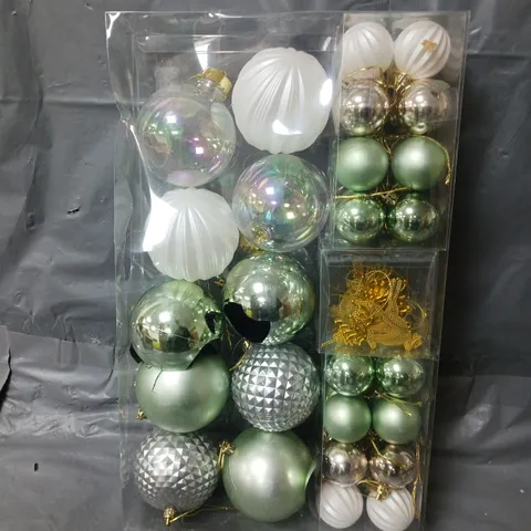 WINTER WALK BUMPER PACK OF APPOXMATELY 50 CHRISTMAS TREE DECORATIONS