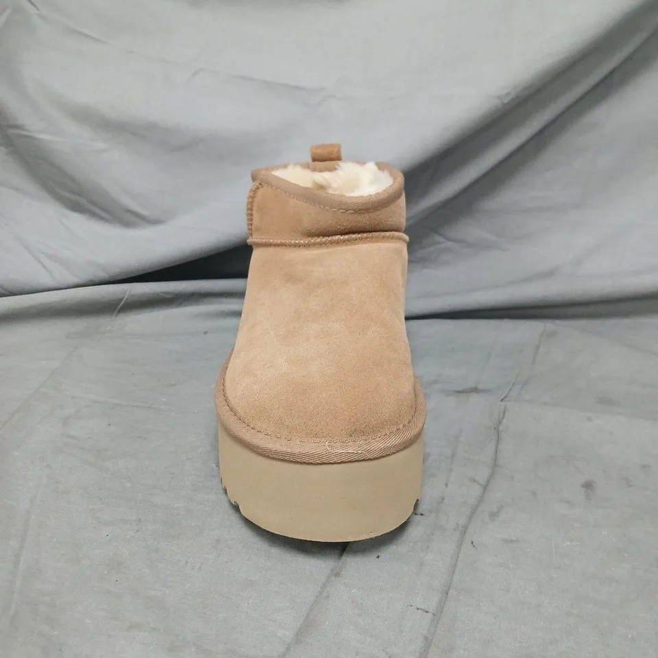 UGG BEIGE SUEDE ANKLE BOOTS WITH FAUX SHEARLING LINING – SIZE EU 39