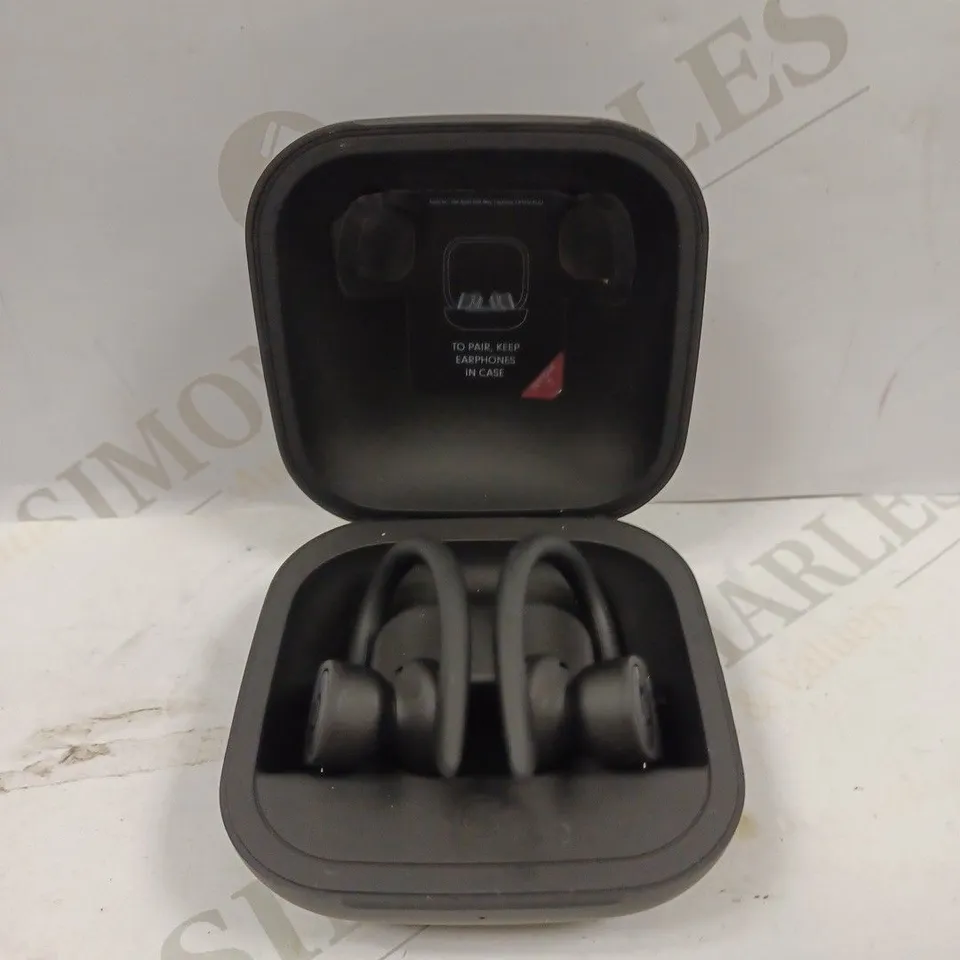 BOXED POWERBEATS PRO TRUE WIRELESS EARBUDS BLACK 