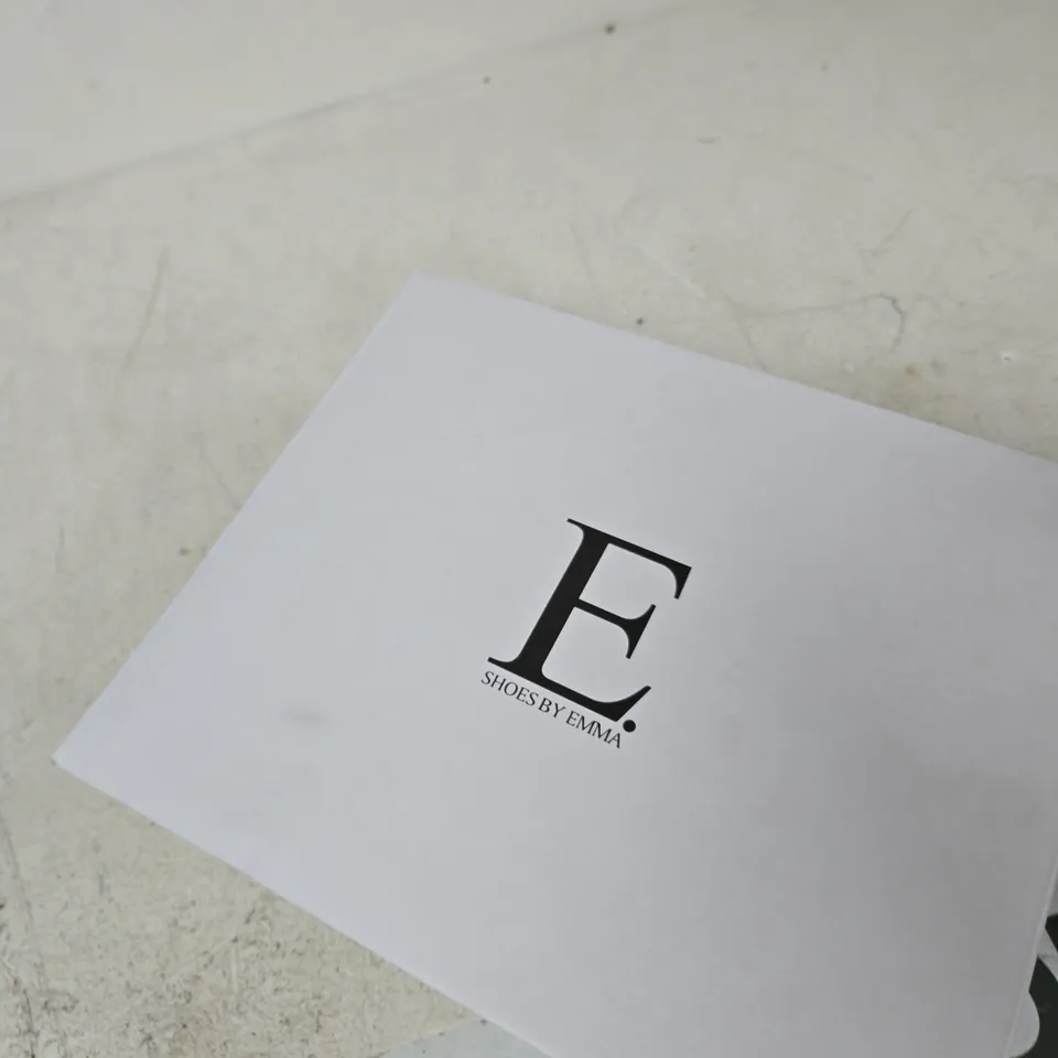 E SHOES BY EMMA ALICE BLACK BOOTS – UK 8