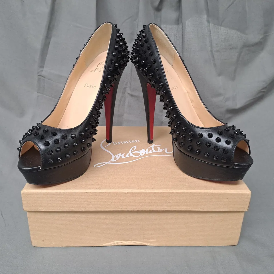 BOXED PAIR OF CHRISTIAN LOUBOUTIN PEEP TOE PLATFORM HIGH HEEL SHOES IN BLACK W. SPIKE STUDS EU SIZE 40