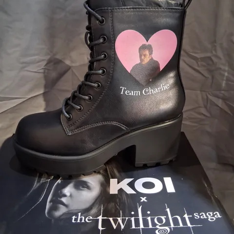 BRAND NEW BOXED KOI X THE TWILIGHT SAGA TEAM CHARLIE MILITARY BOOTS SIZE 6