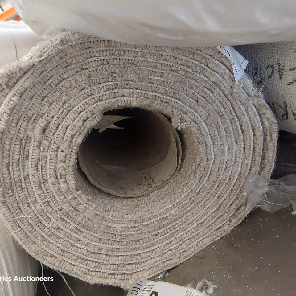 ROLL OF QUALITY HABBERLEY RIDGE PEBBLE STONE CARPET 4M × 3M  APPROXIMATELY 