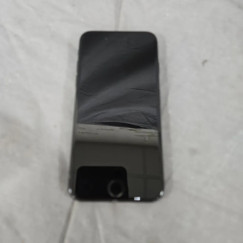 APPLE IPHONE 7 SMARTPHONE 