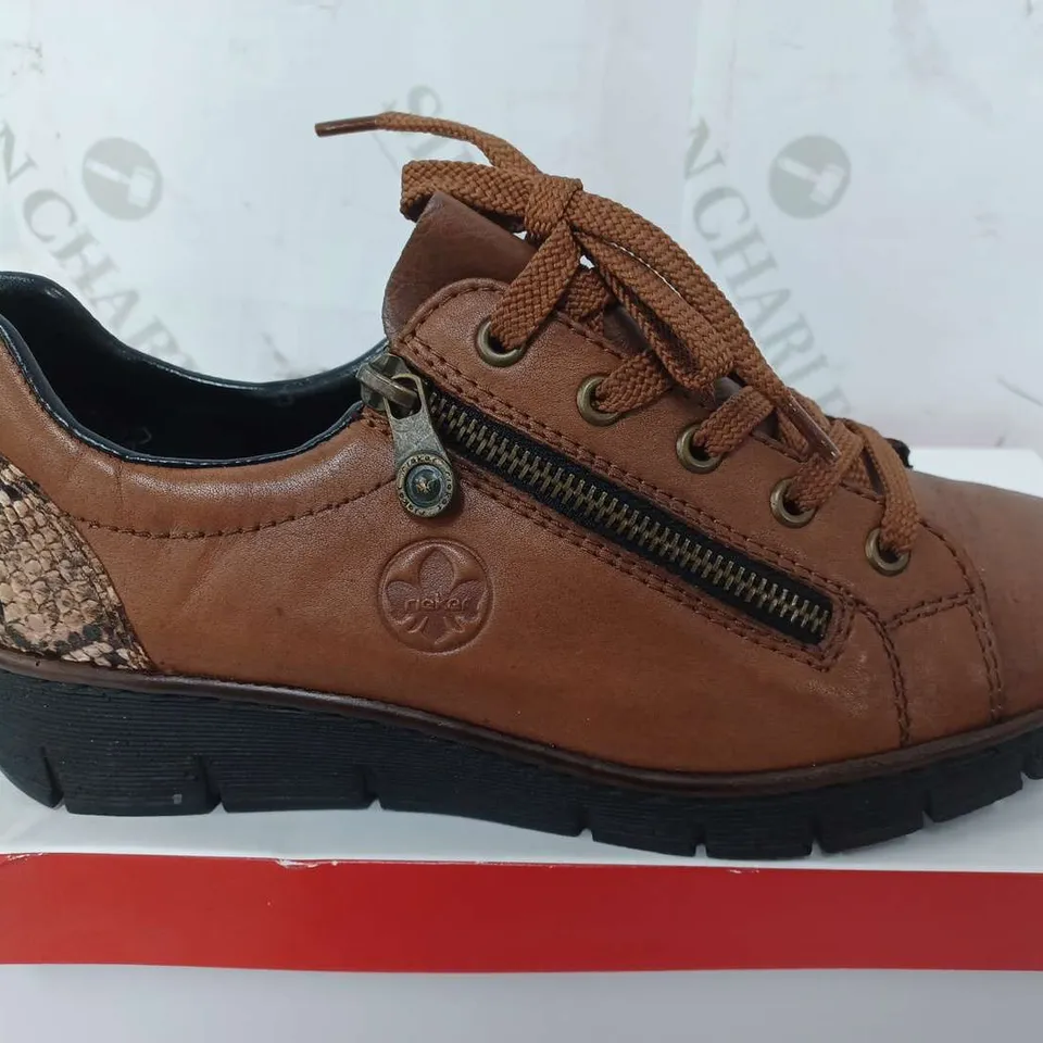 BOXED RIEKER ZIP SHOES IN BROWN - SIZE 40