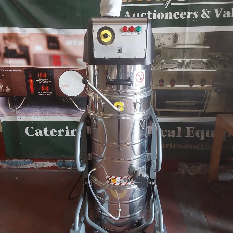 EX-DEMO KÄRCHER IVM 60/30 MZ22 S/N 20240 INDUSTRIAL VACUUM CLEANER