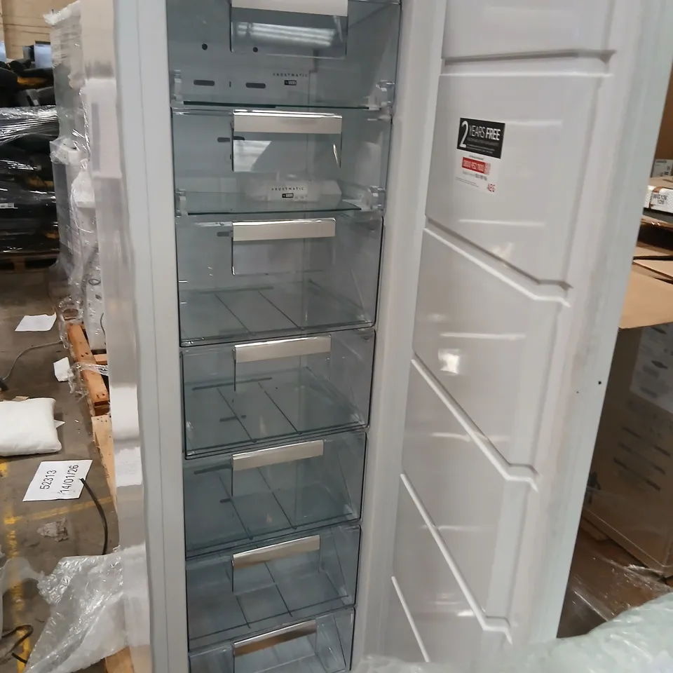 AEG TALL BUILT IN FREEZER ABK818E6NC RRP £792