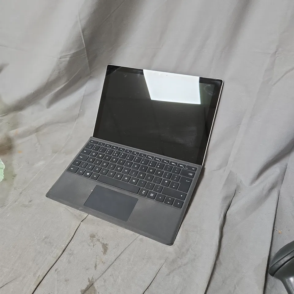 MICROSOFT SURFACE PRO 5 TABLET WITH KEYBOARD – SILVER, I5-7300U, 8GB RAM, 256GB, 12.3-INCH