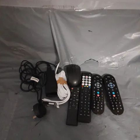 APPROXIMATELY 10 ASSORTED ELECTRICAL PRODUCTS & ACCESSORIES TO INCLUDE REMOTE, CABLES, COMPUTER MOUSE, ETC