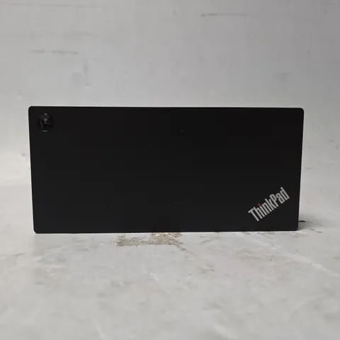 THINKPAD UNIVERSAL USB-C DOCK 