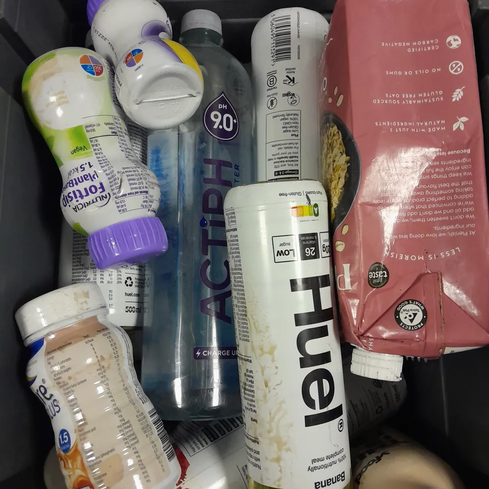 APPROXIMATELY 15 ASSORTED DRINK/FOOD SUPPLEMENT PRODUCTS TO INCLUDE OAT MILK, ENSURE PLUS, HUEL ETC 
