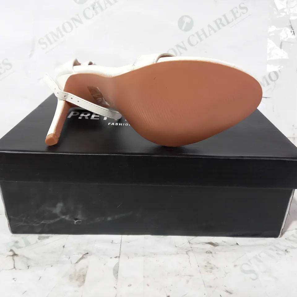 BOXED PAIR OF PRETTY LITTLE THING OPEN TOE HIGH HEEL SANDALS IN WHITE UK SIZE 5