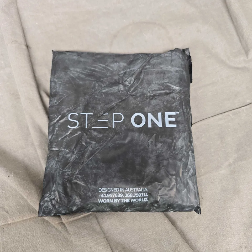 SEALED STEP ONE TRUNKS - MUSIC - XL