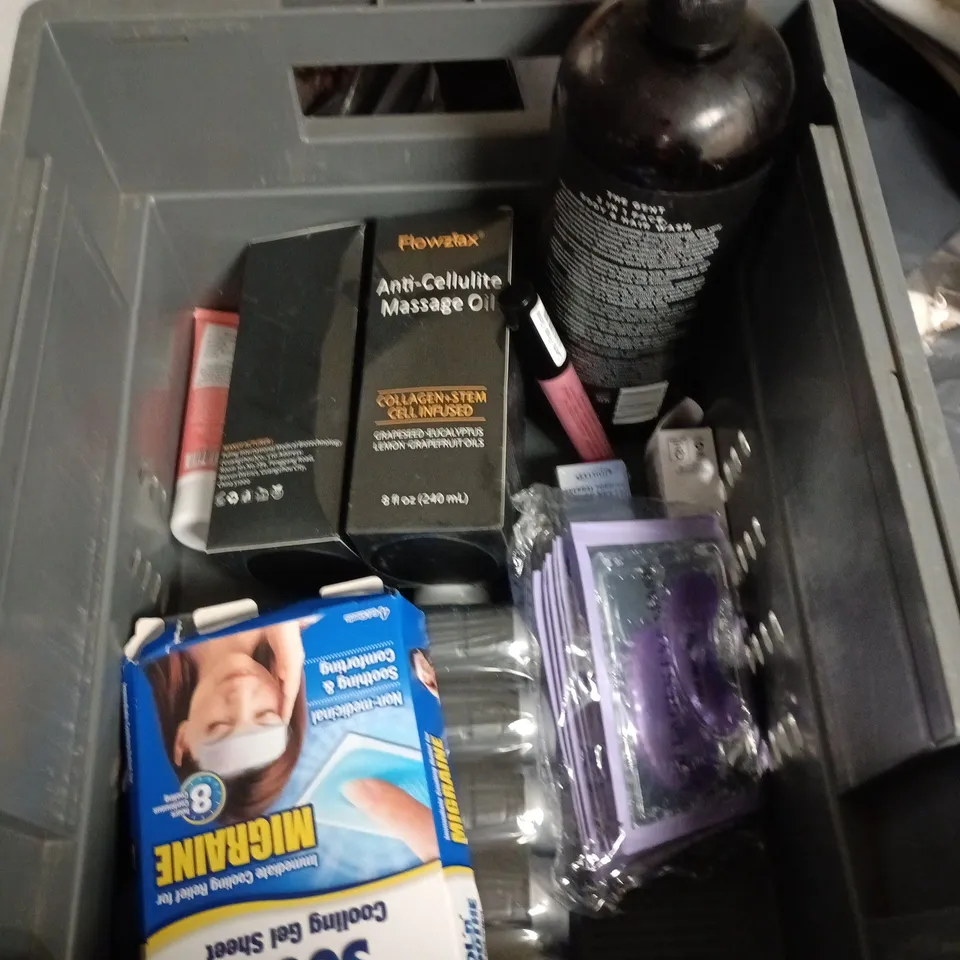 APPROXIMATEY 20 ASSORTED HEALTH AND BEAUTY PRODUCTS TO INCLUDE - HARRY POTTER BATH FIZZER TRIO - BIODERMA CLEANSING OIL AND MYLEE GEL NAIL WRAPS