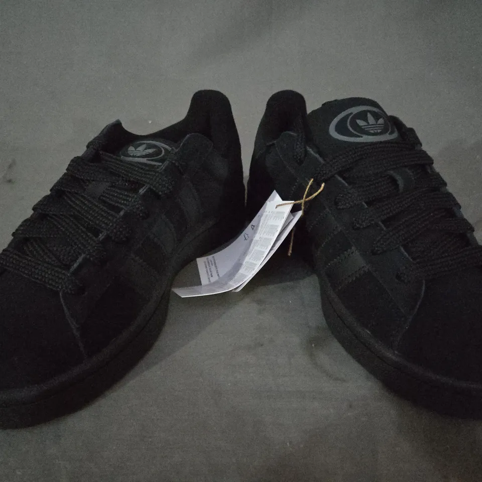 BOXED PAIR OF ADIDAS CAMPUS 00S KID'S SHOES IN BLACK UK SIZE 5