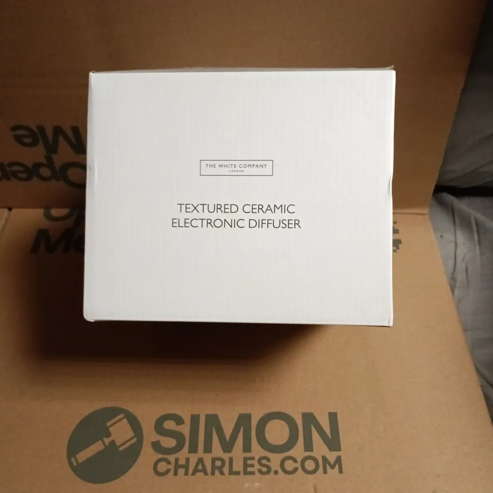 THE WHITE COMPANY TEXTURED CERAMIC ELECTRONIC DIFFUSER – BOXED