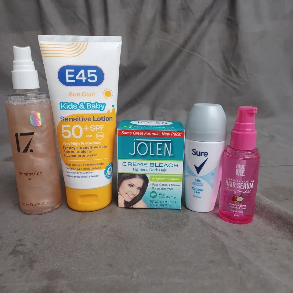 APPROXIMATEY 20 HEALTH AND BEAUTY PRODUCTS TO INCLUDE 17. ILLUMINATING MIST, E45 KIDS & BABY SUN LOTION AND GIVE ME HAIR SERUM
