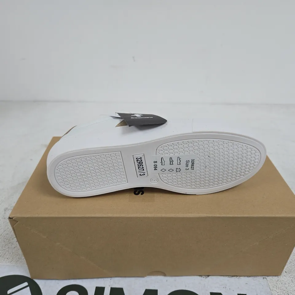 FREEMANS WHITE WITH SIDE PANEL TRAINERS UK 3 BOXED