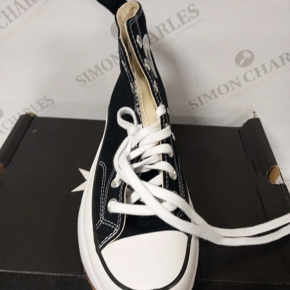BOXED CONVERSE RUN STAR HIKE HI SIZE 6