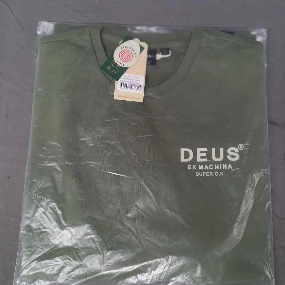 DEUS EXMACHINA CHATTERBOX CREW T-SHIRT IN LICHEN GREEN SIZE 2XL