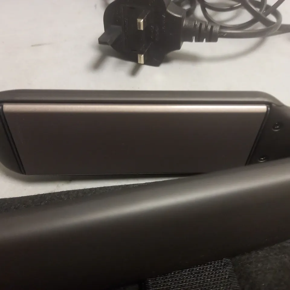 BOXED REMINGTON PRO-CERAMIC EXTRA WIDE DIGITAL CERAMIC STRAIGHTENER