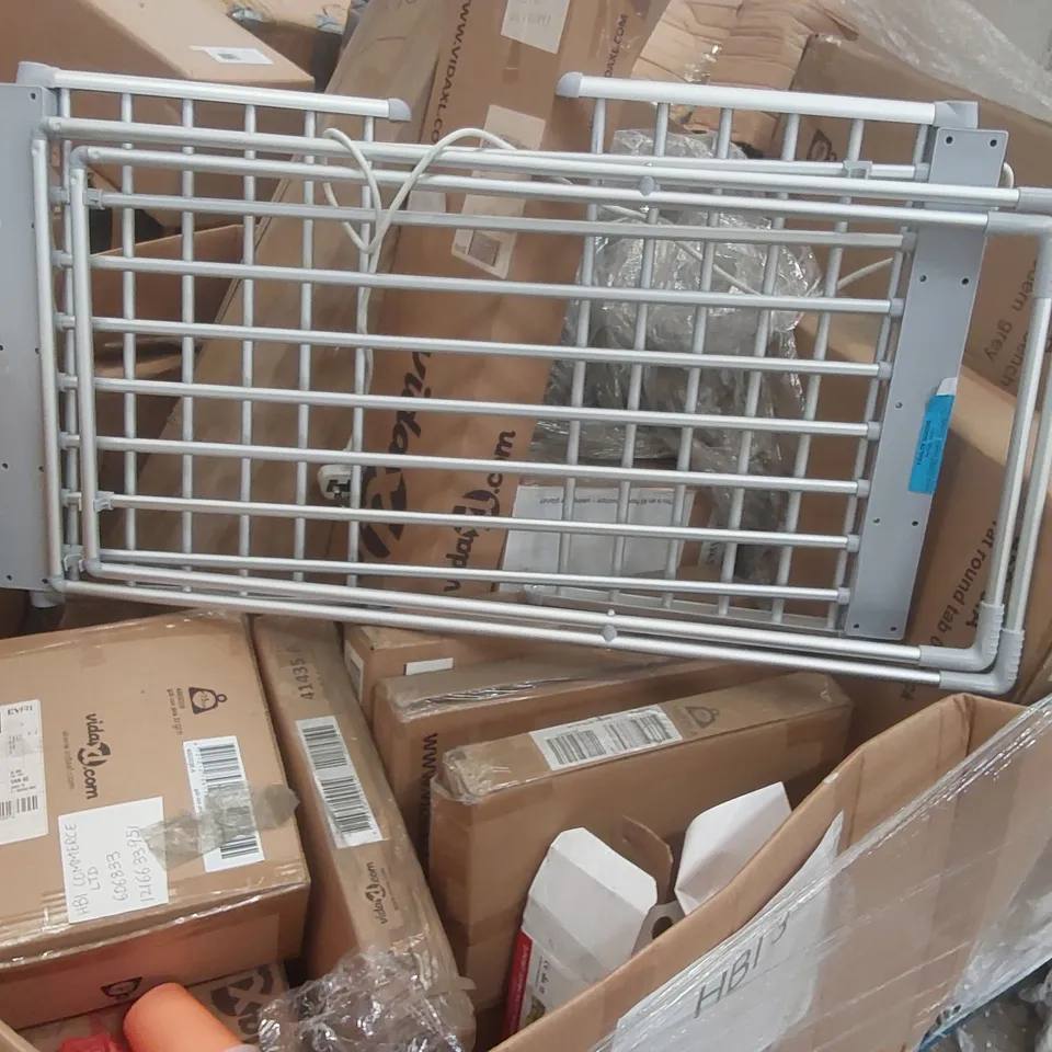 PALLET CONTAINING A LARGE QUANTITY OF ASSORTED ITEMS INCLUDING: CLOTHES AIRER, ROUND TABLE, GARDEN BENCH, OTHER ASSORTED FURNITURE ITEMS ECT