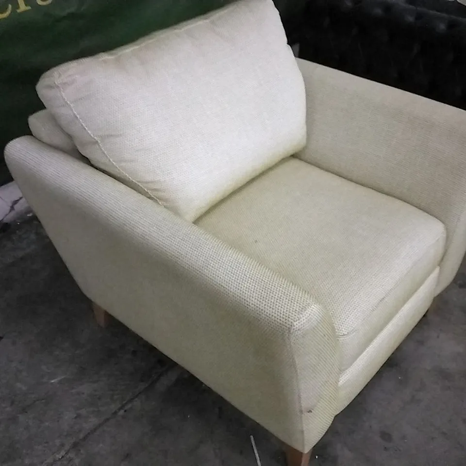 QUALITY CREAM/GREEN ARMCHAIR WITH WOODEN LEGS