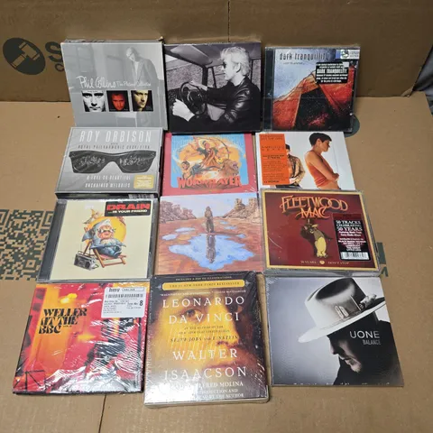 APPROXIMATELY 36 ASSORTED CD ALBUMS TO INCLUDE PHIL COLLINS THE PLATINUM COLLECTION, FLEETWOOD MAC 50 YEARS, ROY ORBISON, ETC
