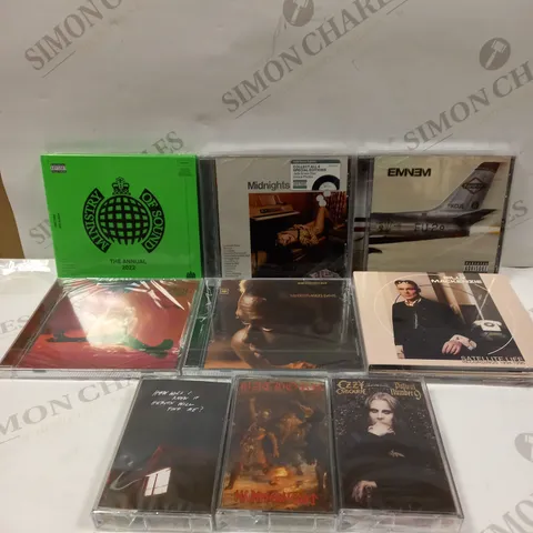 BOX OF APPROXIMATELY 50 ASSORTED CD'S & TAPES TO INCLUDE MINISTRY OF SOUND ANNUAL, EMINEM, ARCTIC MONKEYS ETC