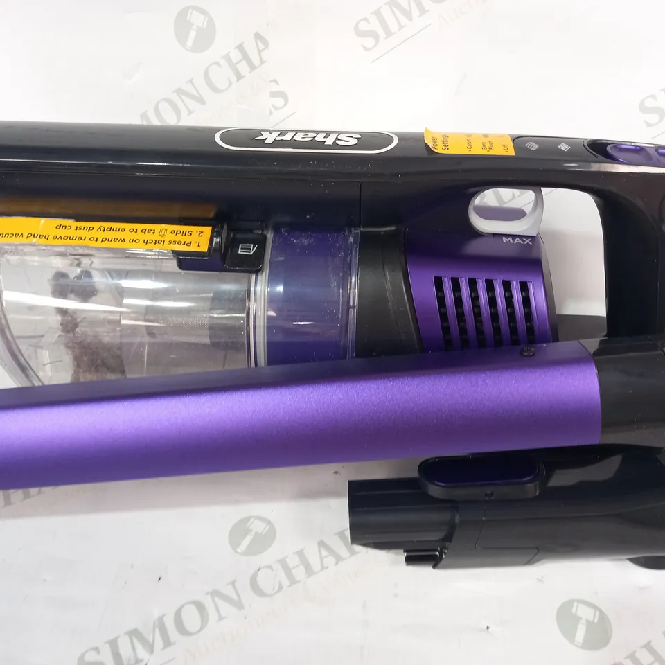 SHARK ANTI HAIR WRAP CORDLESS PET VACUUM CLEANER IZ202UKT