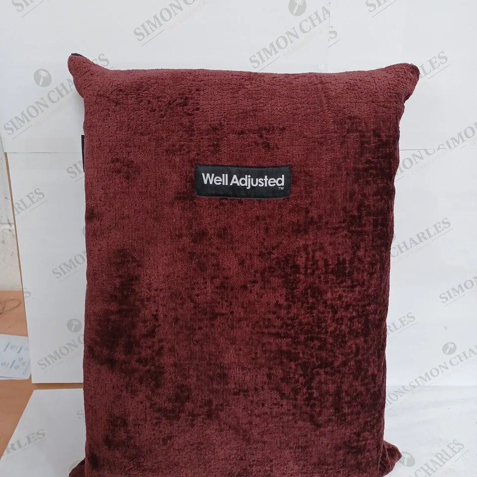 WELL ADJUSTED PILLOW IN MAROON