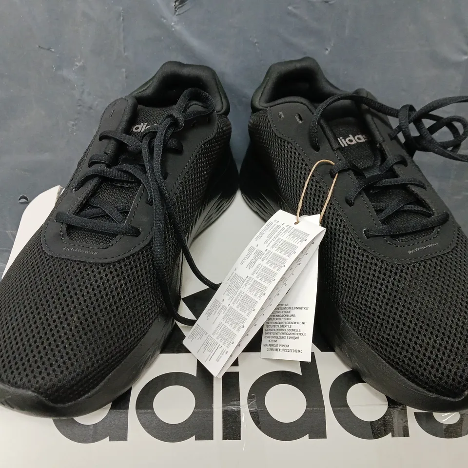 BOXED ADIDAS WOMENS CLOUDFOAM COMFY TRAINERS IN BLACK - SIZE 6