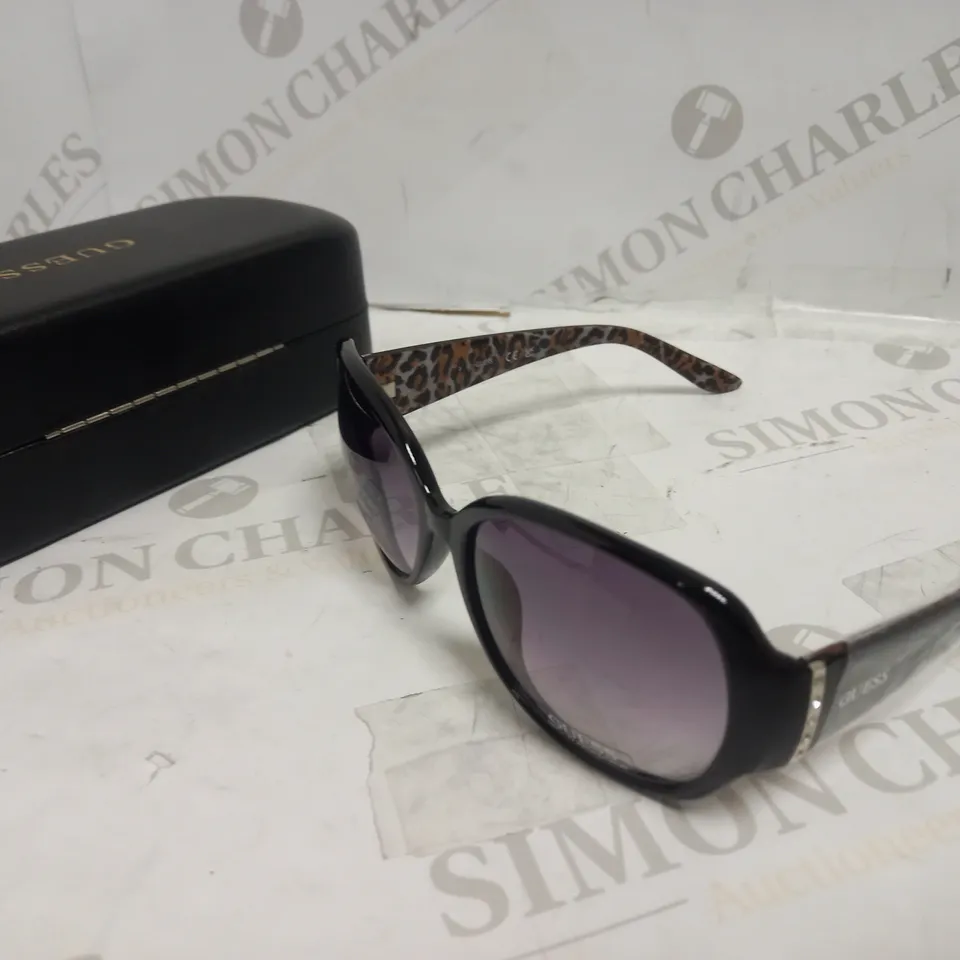 GUESS-STYLE OVERSIZES LEOPARD PRINT SUNGLASSES