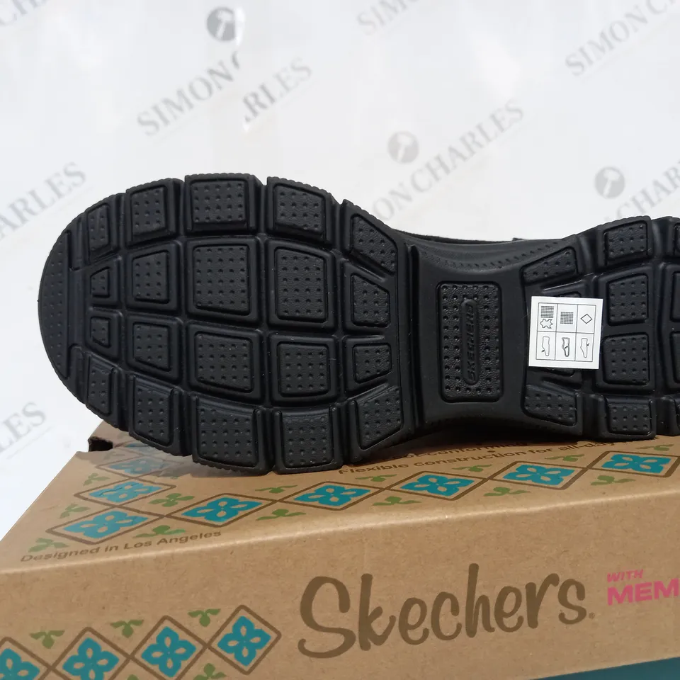 SKETCHERS HIGH ZIP BOOT BLACK SIZE 5 1/2 - BOXED