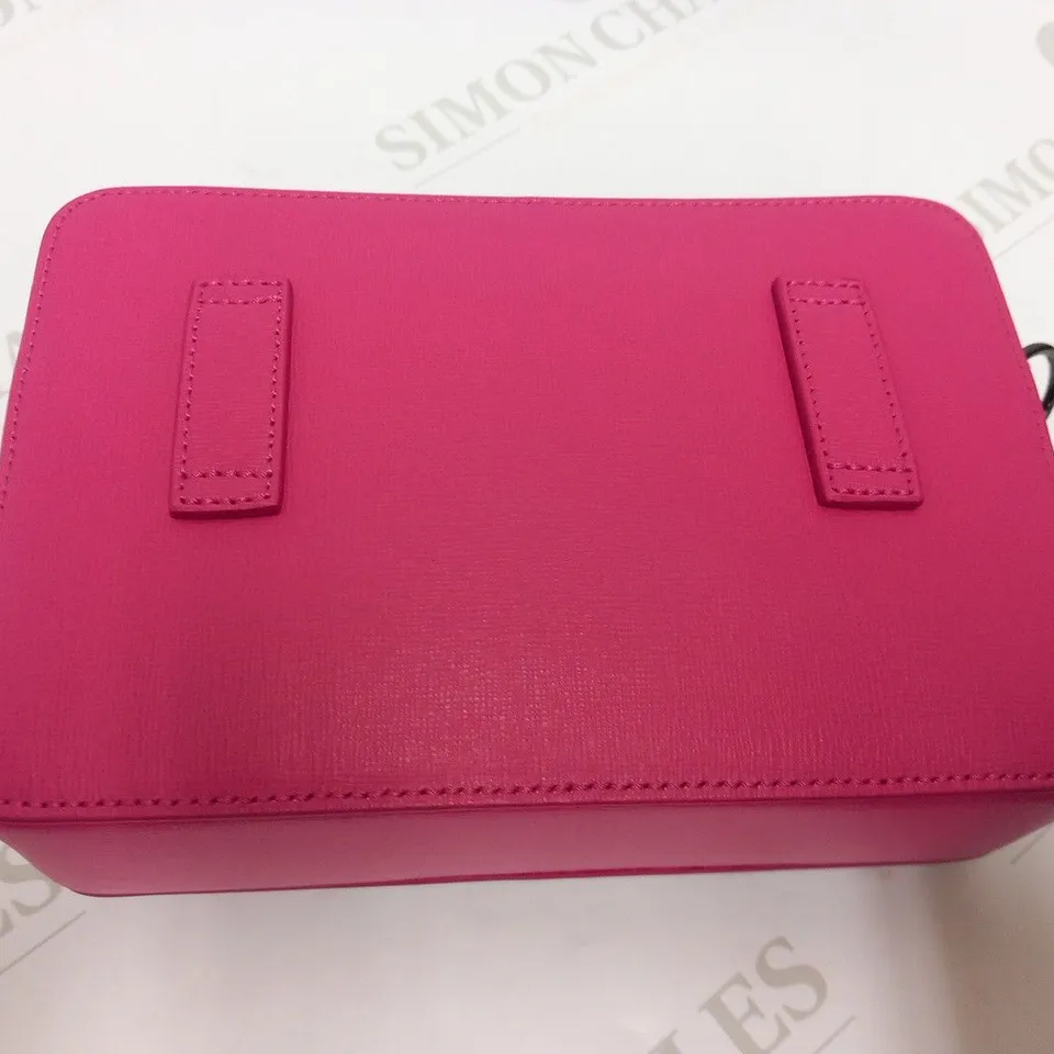 OFF-WHITE DIAGONAL FUCSIA/WHITE FANNYPACK