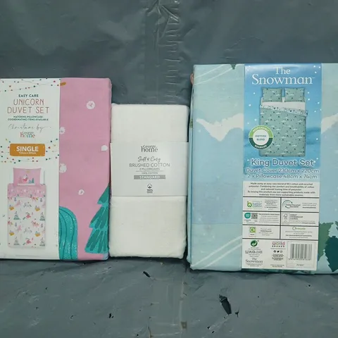 BOX OF APPROXIMATELY 10 ASSORTED BEDDING ITEMS IN VARIOUS STYLES, SIZES, AND COLOURS TO INCLUDE DUVET SETS AND PILLOWCASES, ETC - COLLECTION ONLY