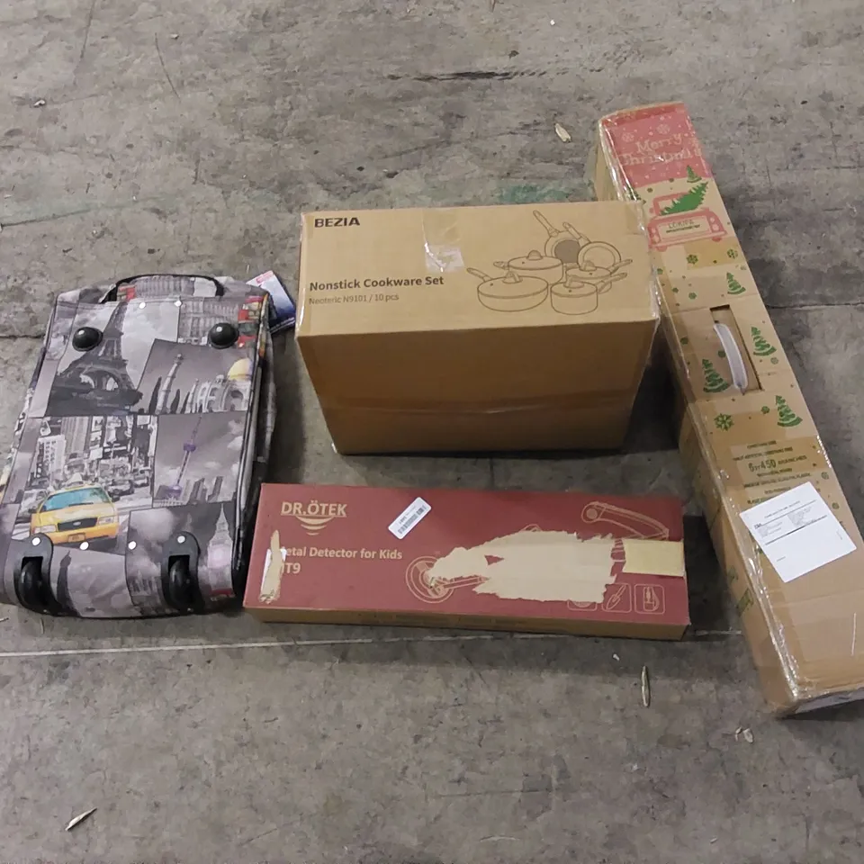 PALLET TO CONTAIN ASSORTED HOUSEHOLD ITEMS AND CONSUMER PRODUCTS. INCLUDING CARRY-ON BAG, KIDS METAL DETECTOR, CHRISTMAS TREE, COOKWARE SET, AIR FRYER, BABY PLAYPEN ETC