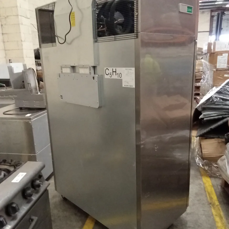 INTERLEVEN COMMERCIAL DOUBLE DOOR UPRIGHT FRIDGE
