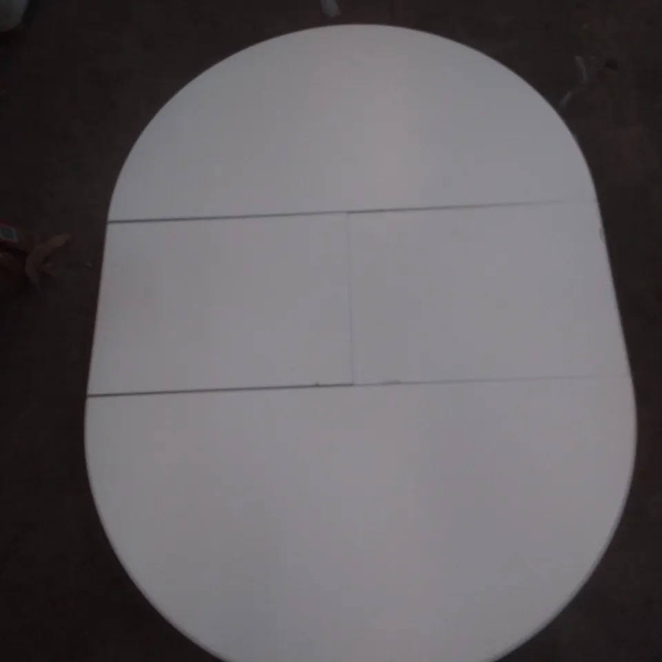 FURNITURE AND CHOICE WHITE EXTENDABLE TABLE TOP SIZE: 123CM X 86.5CM