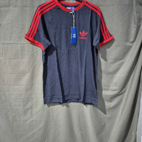 ADIDAS NAVY TβSHIRT WITH RED THREE-STRIPES β SIZE M