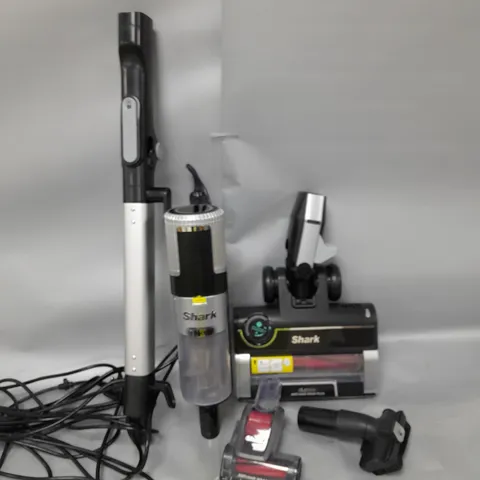 BOXED SHARK STRATOS ANTI HAIR WRAP PET PRO VACUUM CLEANER HZ3000UKT