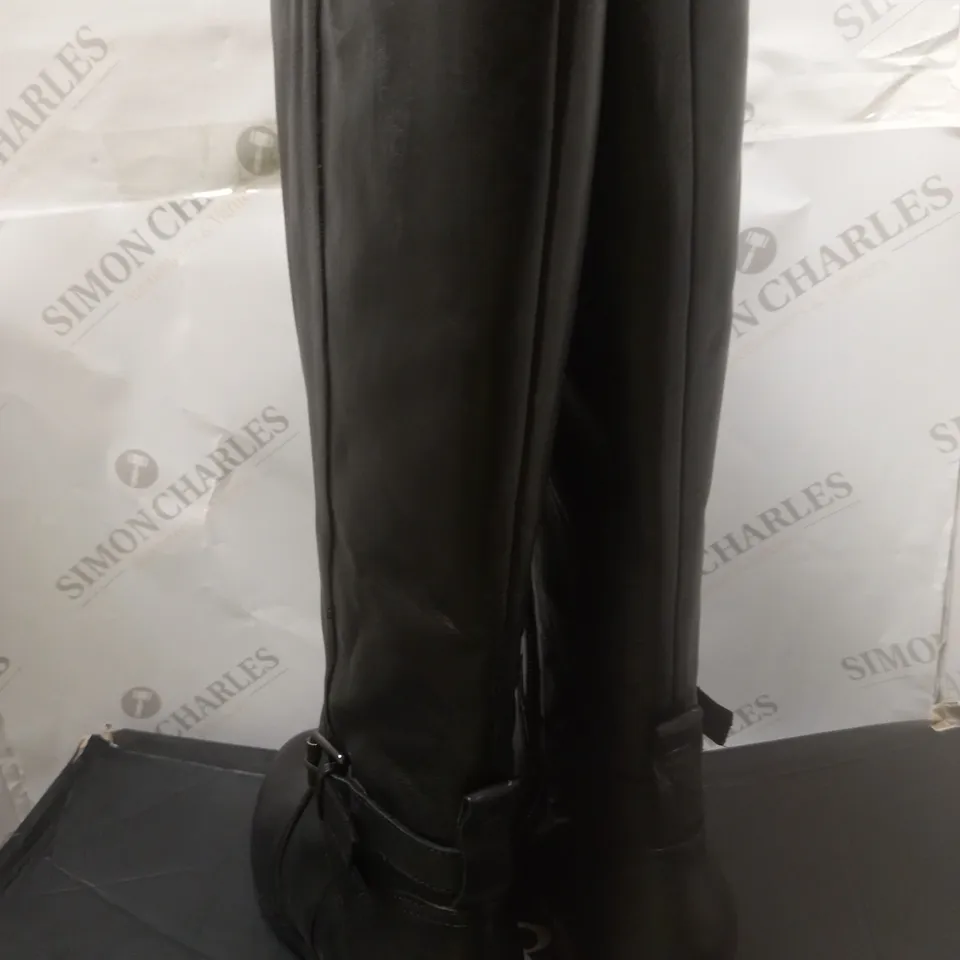 BOXED RENA BLACK KNEE BOOT - SIZE 6