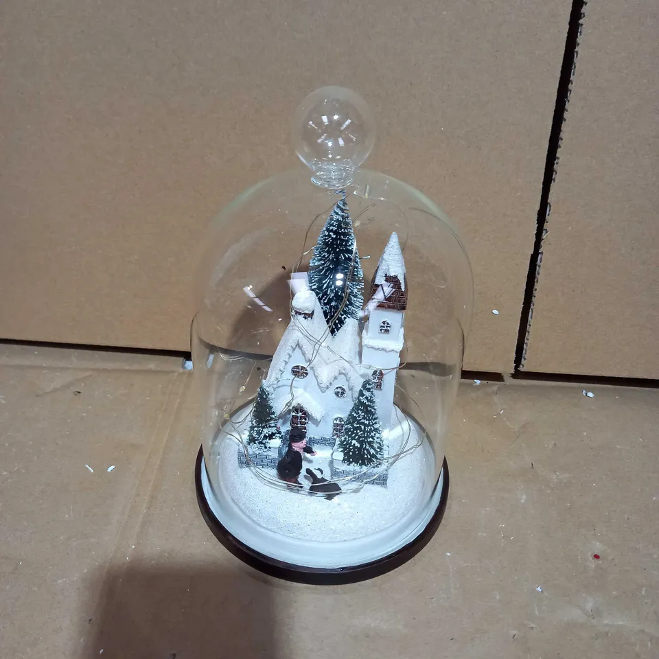 SANTA EXPRESS PRE-LIT FESTIVE SCENE IN GLASS CLOCHE DOME